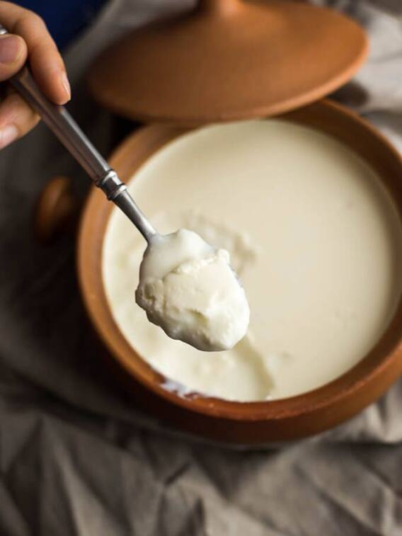 दही के साथ कभी न खाएं ये 7 चीज़ें