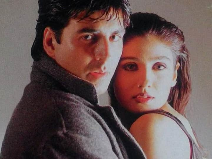 Akshay Kumar Love Life: बॉलीवुड के खिलाड़ी अक्षय कुमार अपनी फिल्मों के साथ लव लाइफ को लेकर भी काफी चर्चा में रहे हैं. लेकिन क्या आप ये जानते हैं कि अक्षय कुमार का रवीना टंडन से ब्रेकअप क्यों हुआ था.