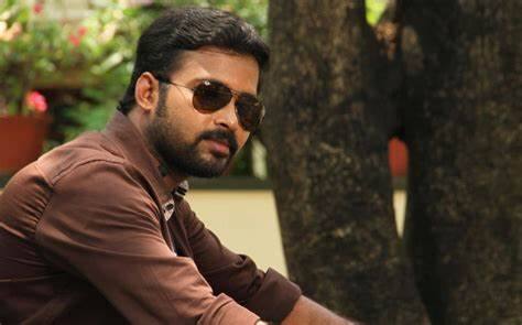 இவர்களின் காம்போவில் படம் வருவதால் இதுவும் அட்டக்கத்தி போல் ஜாலியான படமாக இருக்கக்கூடும் என்று நெட்டிசன்கள் சமூக வலைதளத்தில் கருத்து பரிமாறி வருகின்றனர்.