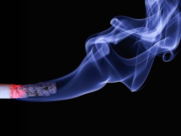 Passive Smoking: क्या सिगरेट पीने वालों के साथ रहने से भी आप कैंसर का शिकार हो सकते हैं?