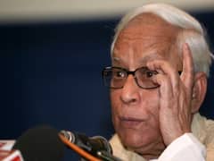 Ex-Bengal CM Buddhadeb Bhattacharjee Off Invasive Ventilation, Mamata Pays Visit
