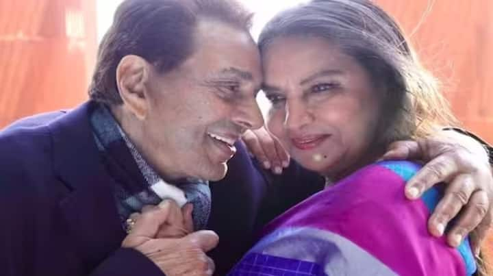 Shabana Azmi Kiss With Dharmendra: ਸ਼ਬਾਨਾ ਆਜ਼ਮੀ ਨੇ ਫਿਲਮ 'ਰੌਕੀ ਔਰ ਰਾਣੀ ਕੀ ਪ੍ਰੇਮ ਕਹਾਣੀ' ਵਿੱਚ ਧਰਮਿੰਦਰ ਦੇ ਨਾਲ ਇੱਕ ਕਿੱਸਿੰਗ ਸੀਨ ਦਿੱਤਾ ਹੈ। ਇਸ ਸੀਨ ਨੂੰ ਲੈ ਕੇ ਕਾਫੀ ਚਰਚਾ ਹੋ ਰਹੀ ਹੈ।