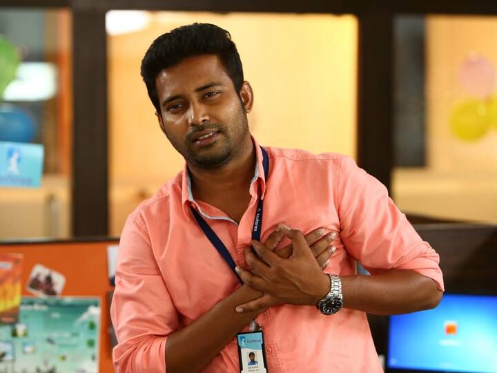 இந்த படம் வெளியாகி மக்களிடையே நல்ல வரவேற்பை பெற்றது.இந்த படத்திற்கு பின்னர் அவர் பெயரே அட்டக்கத்தி தினேஷ் என்ற அனைவராலும் அழைக்கப்பட்டார்.