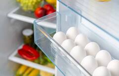 Kitchen Tips: अंडी फ्रिजमध्ये ठेवणं पडेल महागात; 'ही' आहे अंडी साठवण्याची योग्य पद्धत