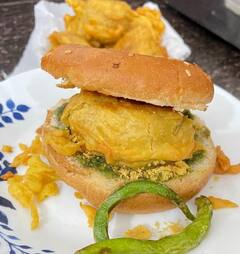 ਭਾਰਤ ਦੇ ਇਨ੍ਹਾਂ ਸ਼ਹਿਰਾਂ ਦੇ ਸਟ੍ਰੀਟ ਫੂਡ ਦਾ ਹਰ ਕੋਈ ਹੈ ਦੀਵਾਨਾ, ਤੁਸੀਂ ਵੀ ਇਸ ਦਾ ਸਵਾਦ ਜ਼ਰੂਰ ਲਓ