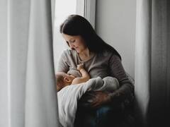 World Breastfeeding Week 2023: क्यों जन्म के 6 महीने तक बच्चे को सिर्फ ब्रेस्टफीडिंग कराना चाहिए, जानें
