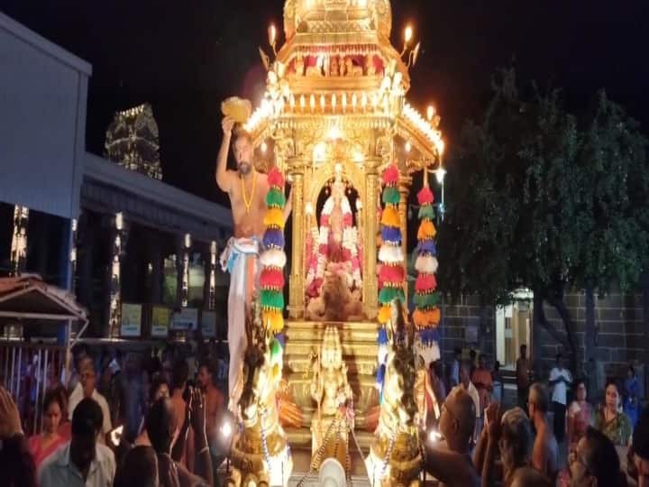 Golden Chariot Festival at Kanchipuram Kamachi Amman temple on the full moon day of Atimatham.  A large number of devotees attended and worshiped Sami by pulling the golden chariot by a rope. காமாட்சி அம்மனை பார்க்க கண் கோடி வேண்டும்..! ஆடிப் பௌர்ணமி தங்கத்தேர் உற்சவம்...!