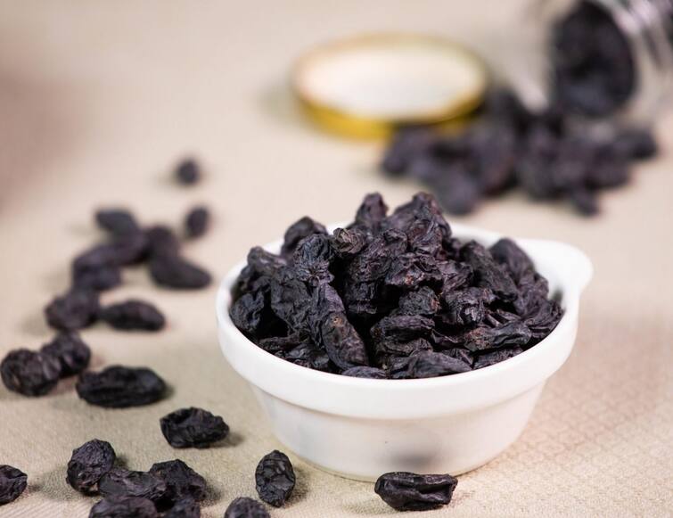 Farming : Body Becomes Iron From Black Raisins, Know how It Is Cultivated Farming : આ કાળુ ફળ ખાવાથી શરીર બને છે લોખંડી, ખેતી પણ સરળ