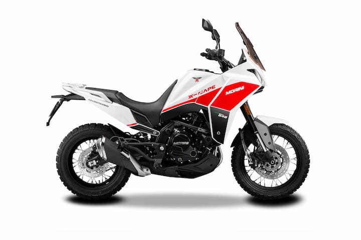 इस लिस्ट में तीसरी बाइक मोटो मोरिनी एक्स-केप 650एक्स स्पोर्ट 650 cc इंजन के साथ आती है. इस बाइक में आप विंड स्क्रीन और इसमें मौजूद यूएसडी फोर्क्स को भी एडजस्ट कर सकते हैं. इस बाइक को पांच कलर ऑप्शन के साथ, इस बाइक को 7.20 लाख रुपये एक्स-शोरूम की कीमत पर खरीदा जा सकता है.