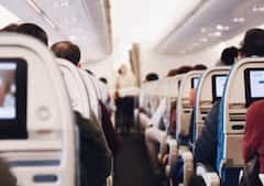 Aeroplane Seat: विमानात 'ही' सीट चुकूनही नका निवडू; पायलटने सांगितलं कारण