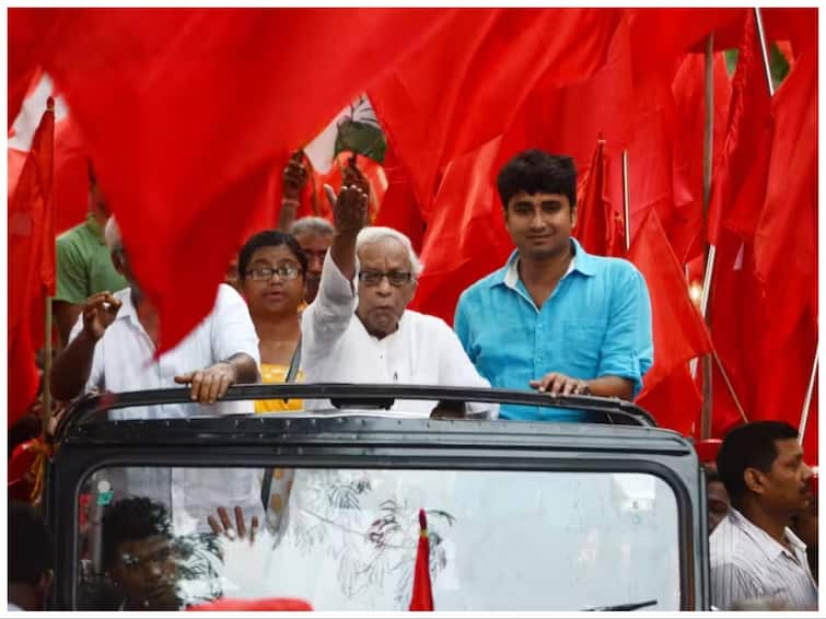 Ex-Bengal CM Buddhadeb Bhattacharya Health Bulletin Hospital further treatment ventilation abp-live-english-news Ex-Bengal CM Buddhadeb Bhattacharya's Health Improves, More Tests To Decide Further Treatment