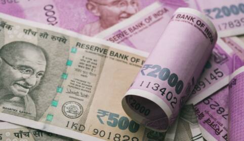 31 जुलै 2023 ही इन्कम टॅक्स रिटर्न दाखल करण्याची शेवटची तारीख होती, त्यामुळे या तारखेपर्यंत ज्यांनी इन्कम टॅक्स रिटर्न भरला नसेल, त्यांना आता रिटर्न भरायचा असल्यास दंडाची रक्कम भरावी लागेल. यात एक ते पाच हजारांपर्यंत दंड आकारला जाऊ शकतो.