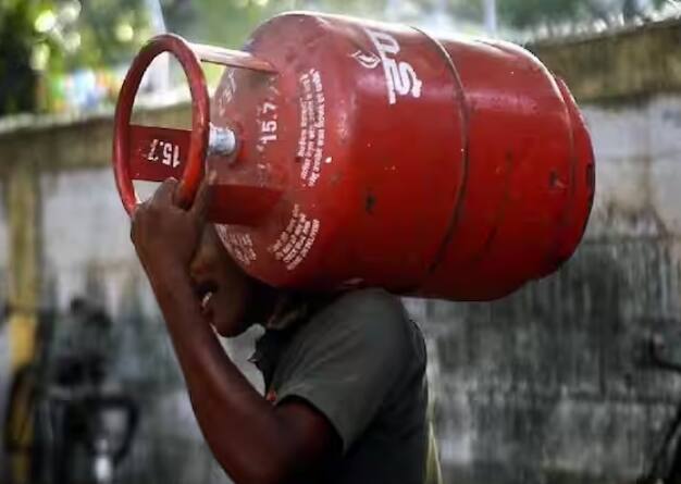 ਨਵਾਂ ਗੈਸ ਕੁਨੈਕਸ਼ਨ ਲੈਣ ਲਈ ਤੁਹਾਡੇ ਕੋਲ ਫੋਟੋ, ਆਈਡੀ ਪਰੂਫ਼ ਅਤੇ ਐਡਰੈੱਸ ਪਰੂਫ਼ ਹੋਣਾ ਲਾਜ਼ਮੀ ਹੈ।