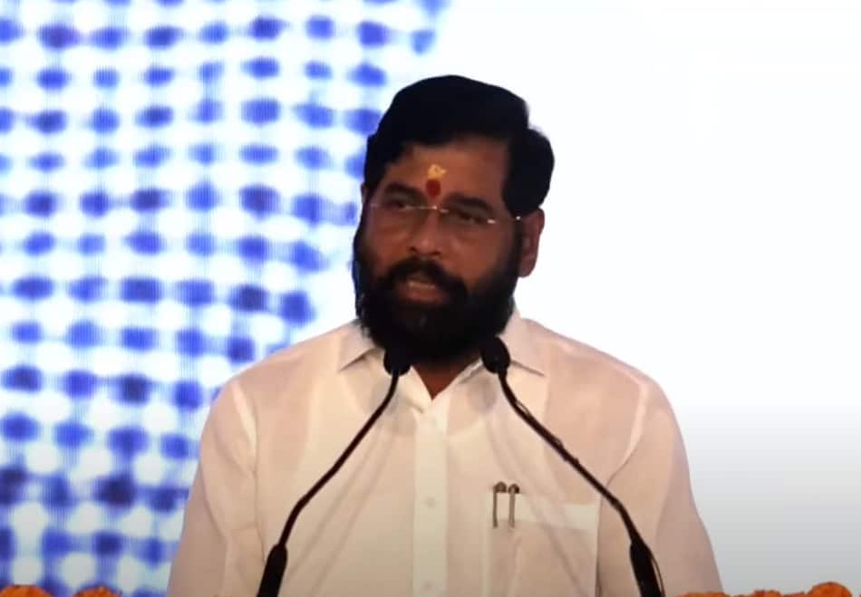 PM Narendra Modi Pune Visit CM Eknath shinde pune lokmanya tilak award 2023 Maharashtra Marathi News PM Narendra Modi Pune Visit Eknath Shinde : मुख्यमंत्री एकनाथ शिंदेंकडून पंतप्रधान मोदींचं भरभरुन कौतुक; म्हणाले जगभरात...