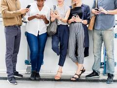 Airtel और VI को पीछे छोड़ Jio ने एक महीने में जोड़े 30 लाख से ज्यादा ग्राहक, VI का यूजरबेस लुढ़का 