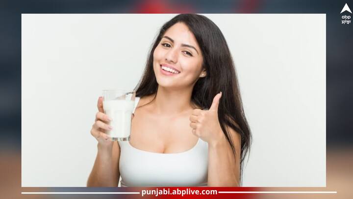 How To Consume Milk In Monsoon:ਦੁੱਧ ਨੂੰ ਸਮੁੱਚੀ ਸਿਹਤ ਲਈ ਜ਼ਰੂਰੀ ਮੰਨਿਆ ਜਾਂਦਾ ਹੈ। ਇਸ ਵਿੱਚ ਕੈਲਸ਼ੀਅਮ, ਮੈਗਨੀਸ਼ੀਅਮ, ਫਾਸਫੋਰਸ, ਆਇਓਡੀਨ, ਹੈਲਦੀ ਫੈਟ, ਖਣਿਜ ਤੇ ਵਿਟਾਮਿਨ ਦੀ ਉੱਚ ਮਾਤਰਾ ਹੁੰਦੀ ਹੈ, ਜੋ ਸਿਹਤ ਲਈ ਬਹੁਤ ਜ਼ਰੂਰੀ ਹਨ