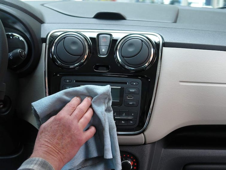 Car Care Tips:  How to Remove Various Odors From Your Car Car Care Tips: కారులో బ్యాడ్ స్మెల్‌కు కారణం ఏమిటీ? ఆ వాసన పోవాలంటే ఏం చేయాలి?