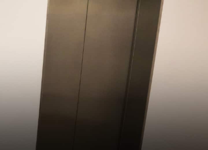 Lift Accident: तीन दिन तक लिफ्ट में फंसी रही महिला, लगाती रही मदद की गुहार, तड़पकर तोड़ा दम