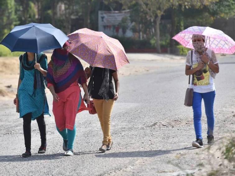 According to the Meteorological Department, the temperature in Tamil Nadu will be close to 40 degrees Celsius today and tomorrow. TN Weather Update: கொளுத்தும் வெயில்.. 100 டிகிரி பாரன்ஹீட் கடந்து வெப்பநிலை பதிவாகும்.. இன்றைய வானிலை நிலவரம் இதோ..