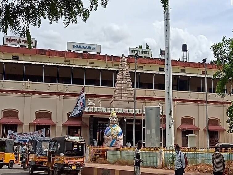 Many trains canceled due to track maintenance work Thanjavur passengers suffer TNN தண்டவாள பராமரிப்பு பணிகளால் பல ரயில்கள் ரத்து: தஞ்சை பயணிகள் தவிப்பு