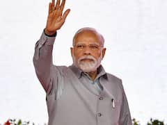 मंदिर में दर्शन, पवार के साथ मंच साझा, पीएम मोदी के पुणे दौरे से बढ़ी महाराष्ट्र में राजनीतिक हलचल, जानें अहम बातें