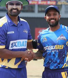 LPL: அழையா விருந்தாளியாக மைதானத்துக்கு வந்து ரசிகர்களுடன் விளையாட்டை பார்த்து ரசித்த பாம்பு!