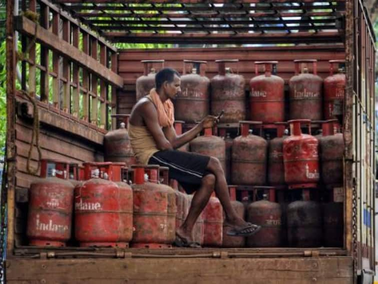 Price Of Commercial LPG Gas Cylinders Slashed, To Be Sold At Rs 1,680 In Delhi