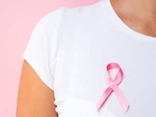 क्या बिना ऑपरेशन के ब्रेस्ट कैंसर को एकदम ठीक किया जा सकता है? जानिए हेल्थ एक्सपर्ट की राय