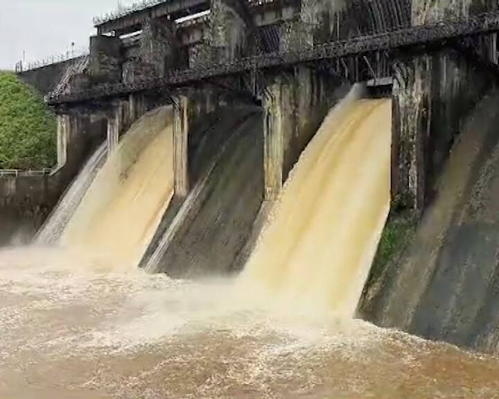 89 reservoirs of the state are on high alert with more than 90 percent of water coming in રાજ્યના ૮૯ જળાશયોમાં ૯૦ ટકાથી વધુ પાણીની આવક થતા હાઈ એલર્ટ પર