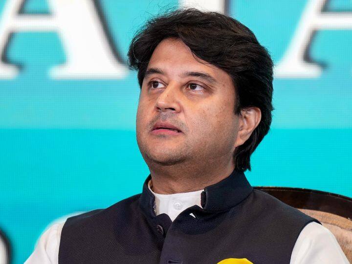 MP Elections 2023 Congress leader Govind Singh withdraws petition against Jyotiraditya Scindia MP Politics: कांग्रेस नेता गोविंद सिंह ने वापस ली ज्योतिरादित्य सिंधिया के खिलाफ वाली याचिका, यह है मामला