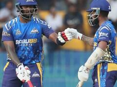 LPL: அழையா விருந்தாளியாக மைதானத்துக்கு வந்து ரசிகர்களுடன் விளையாட்டை பார்த்து ரசித்த பாம்பு!