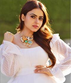 Simi Chahal: ਸਿੰਮੀ ਚਾਹਲ ਦੀਆਂ ਇਨ੍ਹਾਂ ਤਸਵੀਰਾਂ ਤੇ ਫਿਸਲਿਆ ਫੈਨਜ਼ ਦਾ ਦਿਲ, ਕਮੈਂਟ ਕਰ ਬੋਲੇ- 'ਸੱਚਮੁੱਚ ਬਹੁਤ ਕਿਊਟ'