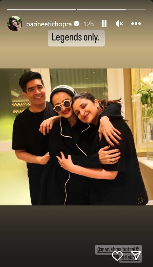 Rekha Poses With Janhvi Kapoor, Parineeti Chopra At Manish Malhotra House Party - See Pics