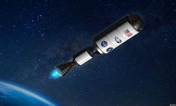 মঙ্গলগ্রহ অভিযানকে সামনে রেখেই পারমাণবিক শক্তিচালিত প্রথম মহাকাশযান তৈরিতে উদ্যোগী নাসা। এই মহাকাশযান তৈরিতে খরচ পড়বে প্রা ৫০ কোটি ডলার, ভারতীয় মুদ্রায় যা প্রায় ৪ হাজার ১৫ কোটি টাকা। নয়া এই অভিযানের নাম রাখা হয়েছে ডেমোনস্ট্রেশন রকেট ফর অ্যাজাইল সিসলুনার অপারেশন্স।