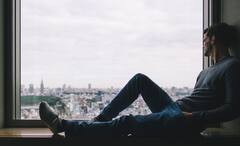 Relationships Tips: সুতো হালকা হওয়া মানেই সম্পর্কে ইতি নয়, যে কারণে আরও শক্ত করে ধরবেন তাঁর হাত