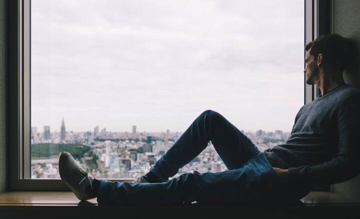 জীবনের সবকিছুতেই একটা সময় একঘেয়েমি আসে। সম্পর্কের ক্ষেত্রেও তেমন হওয়া স্বাভাবিক। কোথাও কিছুর অভাব থেকে যাচ্ছে, কোথাও একটা খটকা লাগছে, এমন মনে হতেই পারে।