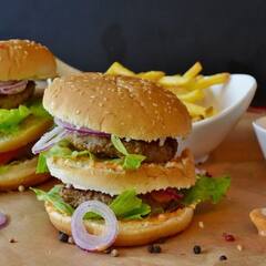 Child Care Tips : পিৎজা-বার্গারে মজে বাচ্চা ? এই পদক্ষেপগুলি নিলে ভুলেও জাঙ্ক ফুডে হাত দেবে না সন্তান