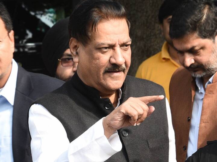 congress leader Maharashtra ex cm Prithviraj Chavan slam ncp leader Sunil Tatkare marathi news update तटकरे म्हणाले राष्ट्रवादीची सुपारी घेऊन महाराष्ट्रात, आता पृथ्वीराज चव्हाणांचे जशास तसे प्रत्युत्तर