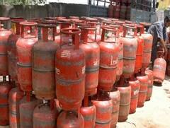 Gas Connection: ਜੇਕਰ ਚਾਹੁੰਦੇ ਹੋ ਨਵਾਂ ਗੈਸ ਕੁਨੈਕਸ਼ਨ ਤਾਂ ਤਿਆਰ ਕਰ ਲਓ ਇਹ ਡਾਕੂਮੈਂਟਸ, ਦੇਖੋ ਪੂਰੀ ਲਿਸਟ