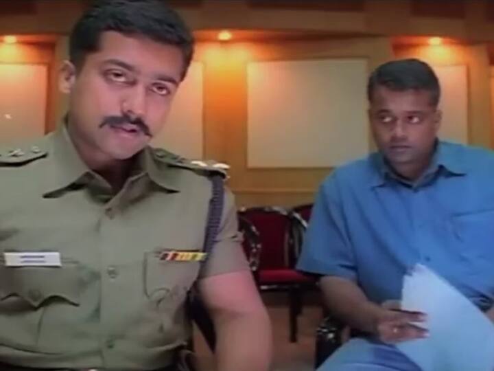 இப்படத்தில் ஆக்ஷன், ரொமான்ஸ், பாடல்கள் என எதிலும் குறை வைக்கமால் உருவாக்கி இருப்பார் கௌதம் மேனன்.