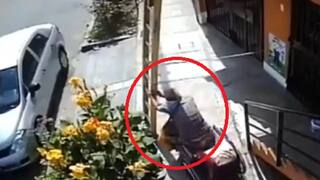 Viral Video: ਵ੍ਹੀਲਚੇਅਰ 'ਤੇ ਬੈਠੇ ਬਜ਼ੁਰਗ ਨੇ ਕੀਤਾ ਅਜਿਹਾ ਕਾਰਾ, ਜਿਸ ਨੂੰ ਦੇਖ ਲੋਕਾਂ ਨੂੰ ਆਇਆ ਗੁੱਸਾ