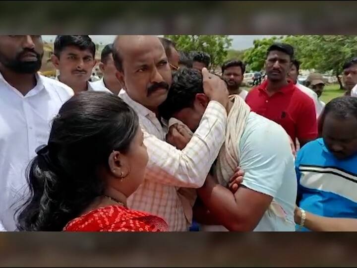 या घटनेतील चार जण हे बेलवाडी गावचे नागरिक असून, सदरील विहिरीचे कामे बेकायदेशीर असून या मालकाने चार कुटुंबांचा जीव धोक्यात घातला, अशा लोकांवर कायदेशीर कारवाई करावी, अशी मागणी बेलवाडीच्या महिला सरपंच मयुरी जामदार आणि नागरिकांनी केली आहे.