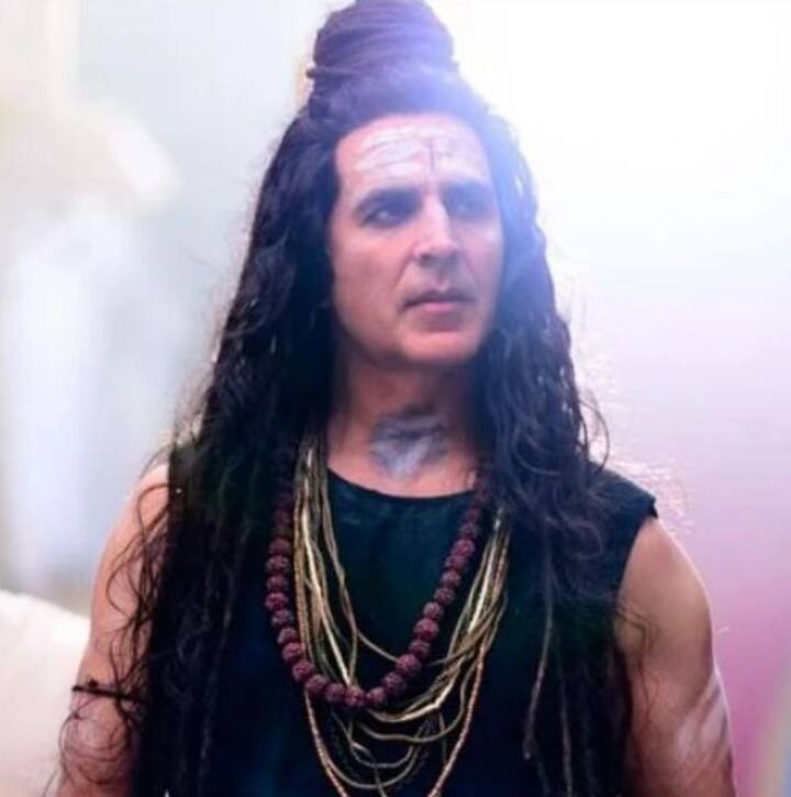 अक्षय कुमार की फिल्म ओएमजी 2 आ रही है. साल 2012 में जब फिल्म ओह माय गॉड आई थी. तब फिल्म को लेकर काफी बवाल हुआ था कि इससे कई लोगों को धार्मिक रूप से आहत हुआ है. अब अक्षय एक बार फिर से पार्ट 2 के साथ वापस आ रहे हैं.