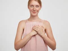 Period Symptoms and Signs: पीरियड्स से पहले ब्रेस्ट में होता है दर्द, तो लक्षणों की पहचान कर... ऐसे पाएं छुटकारा