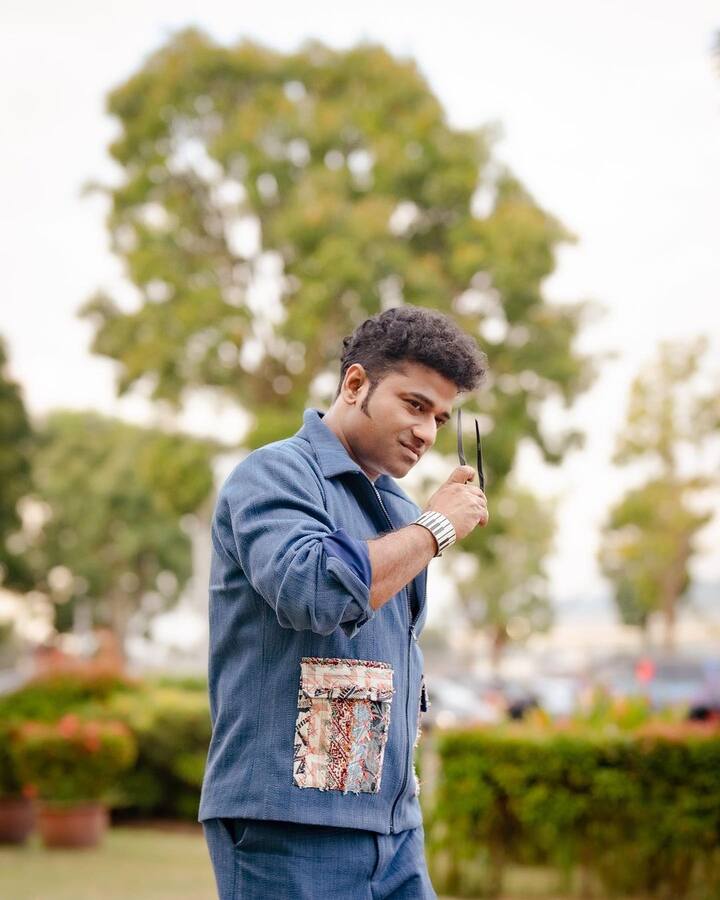 டி.எஸ்.பி, புஷ்பா 2 படம் மட்டும் இல்லாமல் பல படங்களுக்கு இசையமைத்து வருகிறார்.
