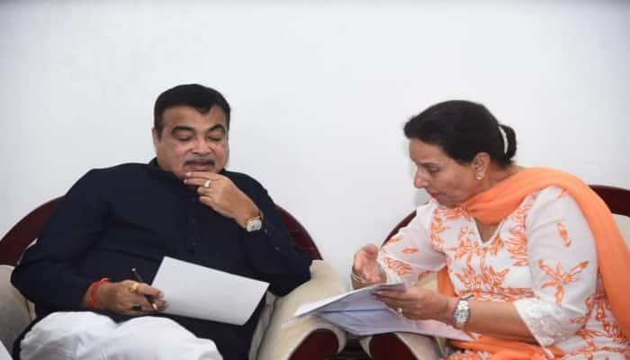 Praneet Kaur met Union Minister Nitin Gadkari on various issues of Patiala district ਪ੍ਰਨੀਤ ਕੌਰ ਨੇ ਪਟਿਆਲਾ ਜ਼ਿਲ੍ਹੇ ਦੇ ਵੱਖ-ਵੱਖ ਮੁੱਦਿਆਂ ਨੂੰ ਲੈ ਕੇ ਕੇਂਦਰੀ ਮੰਤਰੀ ਨਿਤਿਨ ਗਡਕਰੀ ਨਾਲ ਕੀਤੀ ਮੁਲਾਕਾਤ