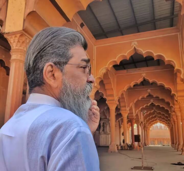 नितीन देसाईंनी हे टोकाचं पाऊल उचललं त्यावेळी त्यांचे जवळचे सहकारी दिलीप पिठवा हे देखील त्यांच्यासोबत स्टुडिओमध्ये उपस्थित होते, त्यांनी 1 ऑगस्टच्या रात्रीची संपूर्ण परिस्थिती सांगितली आहे.