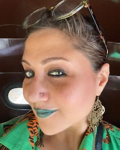 Swastika Mukherjee: সবুজ লিপস্টিকে অটোয় স্বস্তিকা মুখোপাধ্য়ায়, নেটদুনিয়ার ফের ট্রোলের শিকার অভিনেত্রী