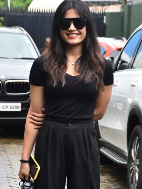 Rashmika Mandanna Keeps It Casual In An All-Black Outfit