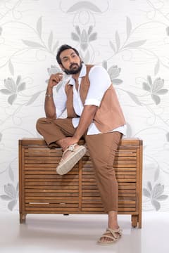 Brahmamudi Maanas Photos : 'బ్రహ్మముడి' స్టార్, హీరో మానస్ లేటెస్ట్ స్టైలిష్ ఫోటోషూట్